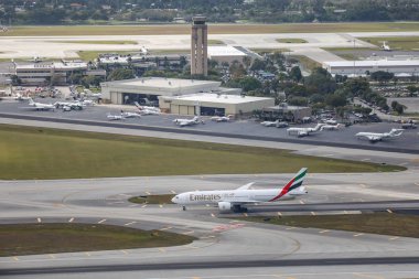 Boeing 777 Fort Lauderdale Airport