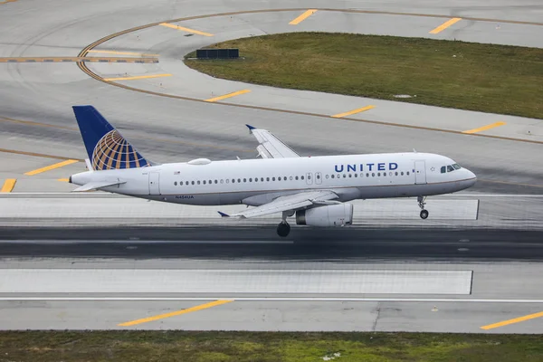 Airbus A320 United Airlines — Stockfoto