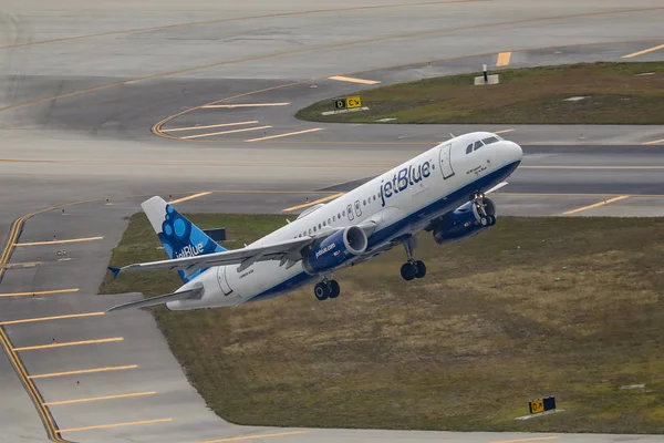 Airbus A320 струи синий — стоковое фото