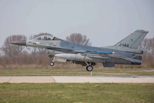 왕 네덜란드 공군 F-16 — 스톡 사진