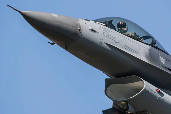 オランダ空軍の F-16 — ストック写真