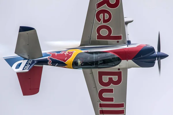 De Flying Bulls Extra 300 — Stockfoto