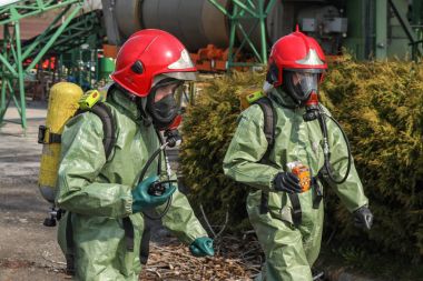 İtfaiyeciler tehlikeli madde birimi