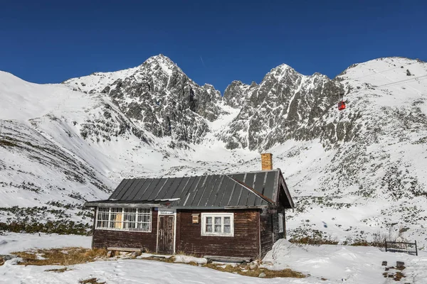Berghütte unter tatrzanska lomnica — Stockfoto