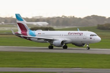 Hamburg fuhlsbttel - 18.10.2017 Airbus A310-Hamburg, Almanya 18.10.2017 Hamburg havaalanından kalktıktan Euronwings