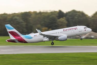 Hamburg fuhlsbttel - 18.10.2017 Airbus A310-Hamburg, Almanya 18.10.2017 Hamburg havaalanından kalktıktan Euronwings