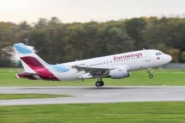 Hamburg fuhlsbttel - 18.10.2017 Airbus A310-Hamburg, Almanya 18.10.2017 Hamburg havaalanından kalktıktan Euronwings