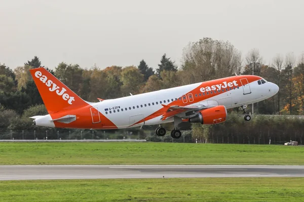 Αμβούργο Fuhlsbttel 2017 Airbus A319 Της Easyjet Απογείωση Από Αεροδρόμιο — Φωτογραφία Αρχείου