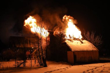 Szaflary, Polonya - 3.01.2017 A ev ateşe 3.01.2017 Szaflary, Polonya