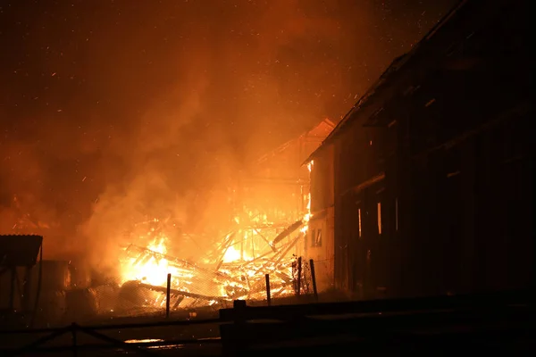 Nowa Biala Polen 2018 Großer Scheunenbrand Windiger Nacht Brannten Gebäude — Stockfoto