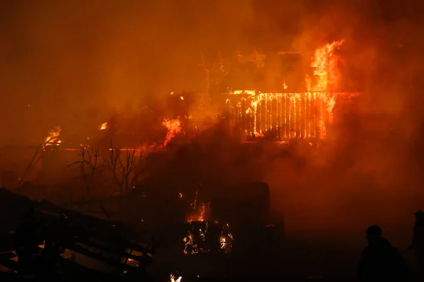 Nowa Biala Polonia 2018 Enorme Incendio Del Fienile Nella Notte — Foto Stock