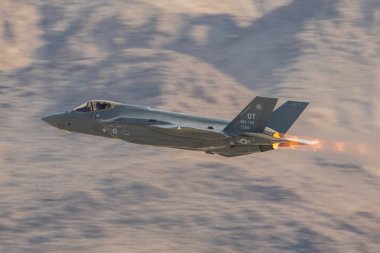 Las Vegas, ABD - 15.2019 F-35 Lightning Ii uçuş sırasında Nellis Hava Üssü 'nde Hava Ulusu Hava Gösterisi sırasında 15.11.2019 Las Vegas, ABD