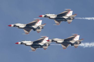 Las Vegas, ABD - 15.2019 Usaf Thunderbird gösteri uçuşu sırasında Nellis Hava Üssü 'nde 15.11.2019, ABD