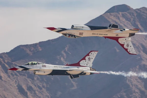 Las Vegas Amerikai Egyesült Államok 2019 Usaf Thunderbirds Demonstrációs Repülés — Stock Fotó