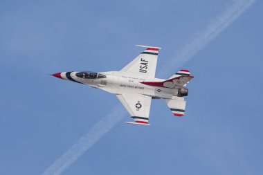 Las Vegas, ABD - 15.2019 Usaf Thunderbird gösteri uçuşu sırasında Nellis Hava Üssü 'nde 15.11.2019, ABD