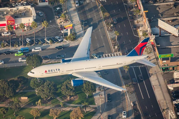 Лос Анджелес Сша 2019 Boeing 777 Delta Airlines Международном Аэропорту — стоковое фото