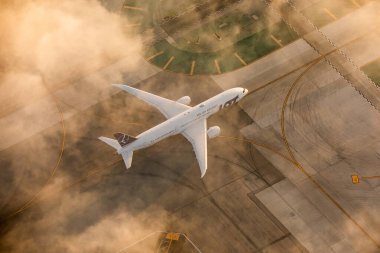 Los Angeles, ABD - 13.11.2019 Boeing 787 Lot Polonya Havayolları Los Angeles Uluslararası Havalimanı 'nda 13.11.2019, ABD