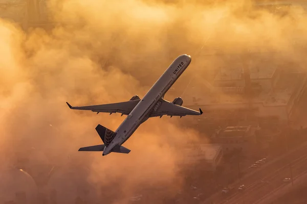 ロサンゼルス アメリカ 2019ボーイング757ユナイテッド航空 ロサンゼルス国際空港で13 2019 Los Angeles United States — ストック写真