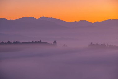 Los Angeles, ABD - 13.11.2019 Griffith Park 'tan Gün Doğumu 13.11.2019, ABD