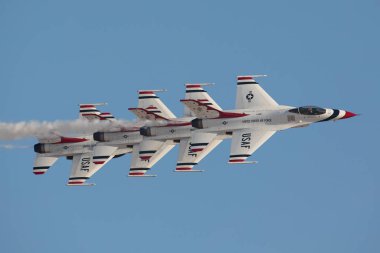 Las Vegas, ABD - 15.2019 Usaf Thunderbird gösteri uçuşu sırasında Nellis Hava Üssü 'nde 15.11.2019, ABD