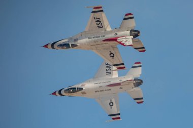 Las Vegas, ABD - 15.2019 Usaf Thunderbird gösteri uçuşu sırasında Nellis Hava Üssü 'nde 15.11.2019, ABD