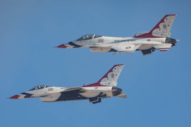 Las Vegas, ABD - 15.2019 Usaf Thunderbird gösteri uçuşu sırasında Nellis Hava Üssü 'nde 15.11.2019, ABD