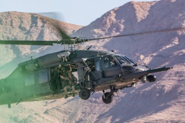 Las Vegas, ABD - 15.2019 Sikorsky Hh-60 Pave Hawk Nellis Hava Üssü 'ndeki Hava Ulusu Hava Gösterisi sırasında ABD' nin Las Vegas şehrinde 15.11.2019 'da