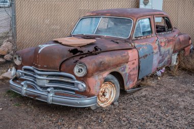 Holbrook, ABD - 21.11.2019 Eski retro otomobil 666.11.2019, Holbrook, ABD