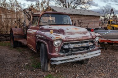 Holbrook, ABD - 21.11.2019 Eski retro otomobil 666.11.2019, Holbrook, ABD