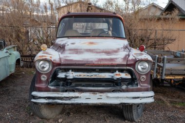 Holbrook, ABD - 21.11.2019 Eski retro otomobil 666.11.2019, Holbrook, ABD