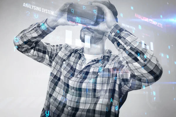 Man using an oculus — Stock Photo, Image