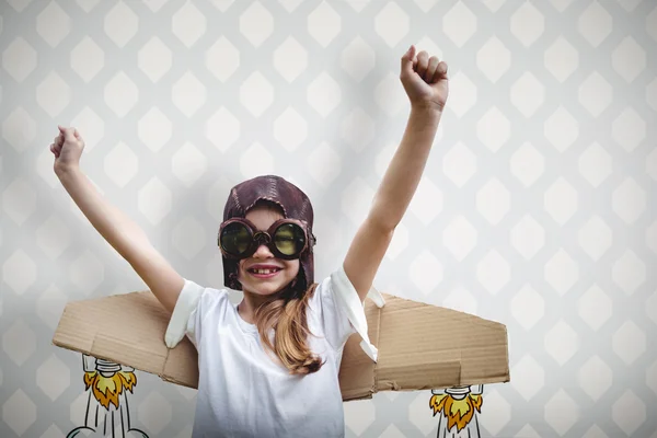 Girl standing with hands in air — Stock Photo, Image