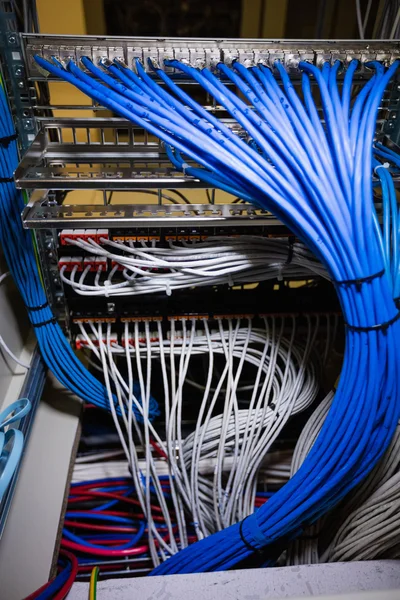Închiderea serverului montat pe rack — Fotografie, imagine de stoc