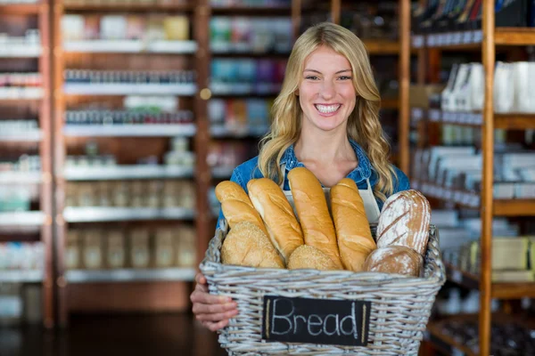Personal con cesta de panes —  Fotos de Stock