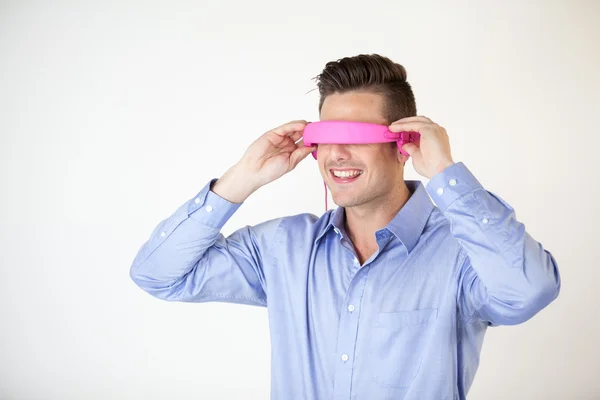 Hombre usando gafas de vídeo virtuales —  Fotos de Stock