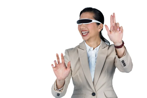 Üzletasszony segítségével virtuális video szemüveg — Stock Fotó