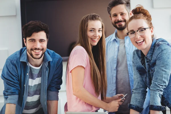 Editores alegres en la oficina creativa — Foto de Stock