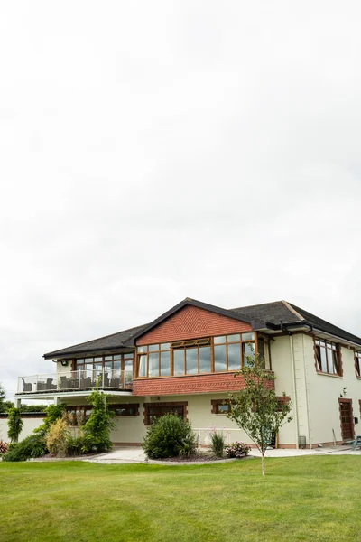 Hermosa casa del campo de golf — Foto de Stock