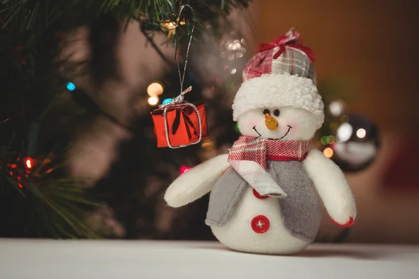 Close-up de boneco de neve na mesa de madeira — Fotografia de Stock