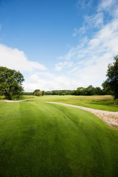 Hermoso campo de golf vacío — Foto de Stock