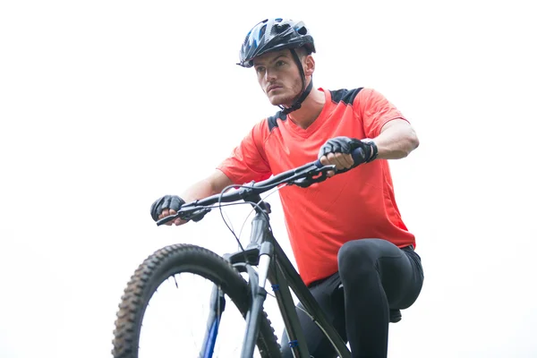 Male cyclist cycling in countryside — Stock Photo, Image