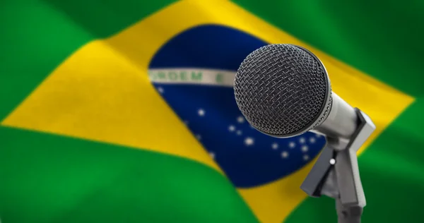 Micrófono contra bandera nacional — Foto de Stock