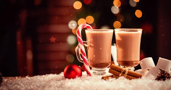 Fonkelende sterren tegen hete chocolade — Stockfoto