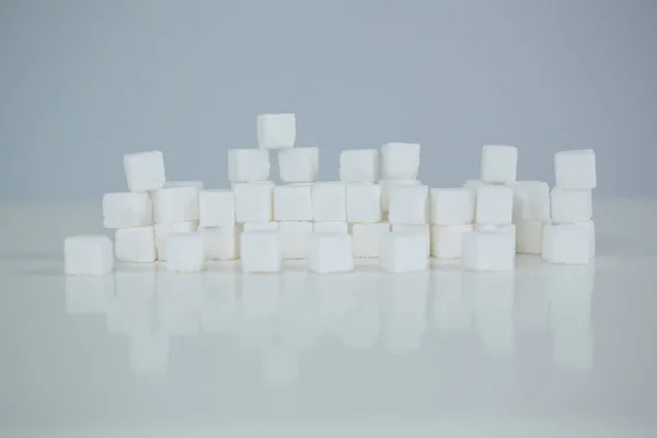 Zbliżenie na kostki cukru ułożone — Zdjęcie stockowe