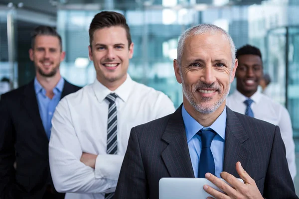 Portrait d'hommes d'affaires en fonction — Photo