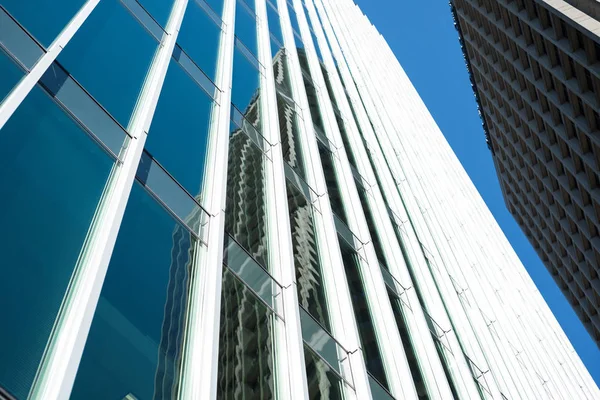 Uitzicht op modern gebouw — Stockfoto