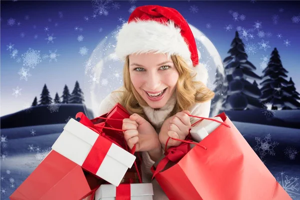 Eccitato bella donna in cappello di Babbo Natale — Foto Stock