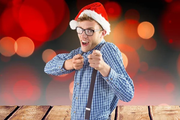 Mannen i santa hatt gestikulerande — Stockfoto