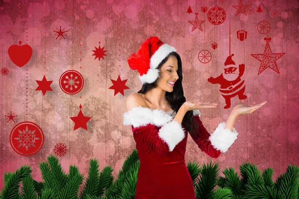 Frau im Weihnachtsmannkostüm gibt vor, zu halten — Stockfoto