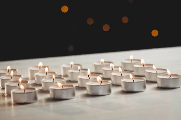 Kaarsen branden tijdens Kerstmis — Stockfoto